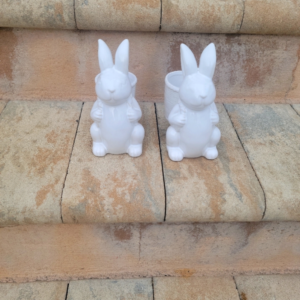 Flora Bunda ceramic bunny vase